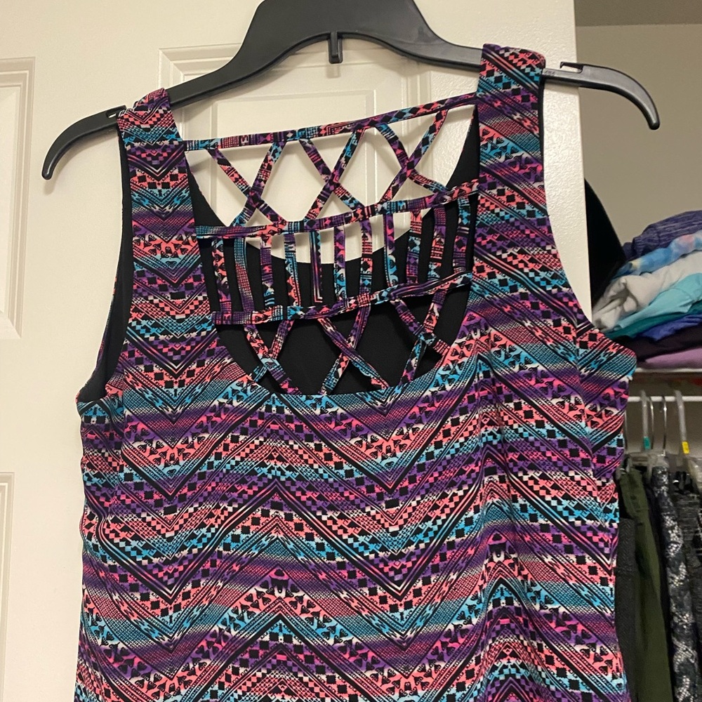 Pretty Patterned Dress - Picture 2 of 3